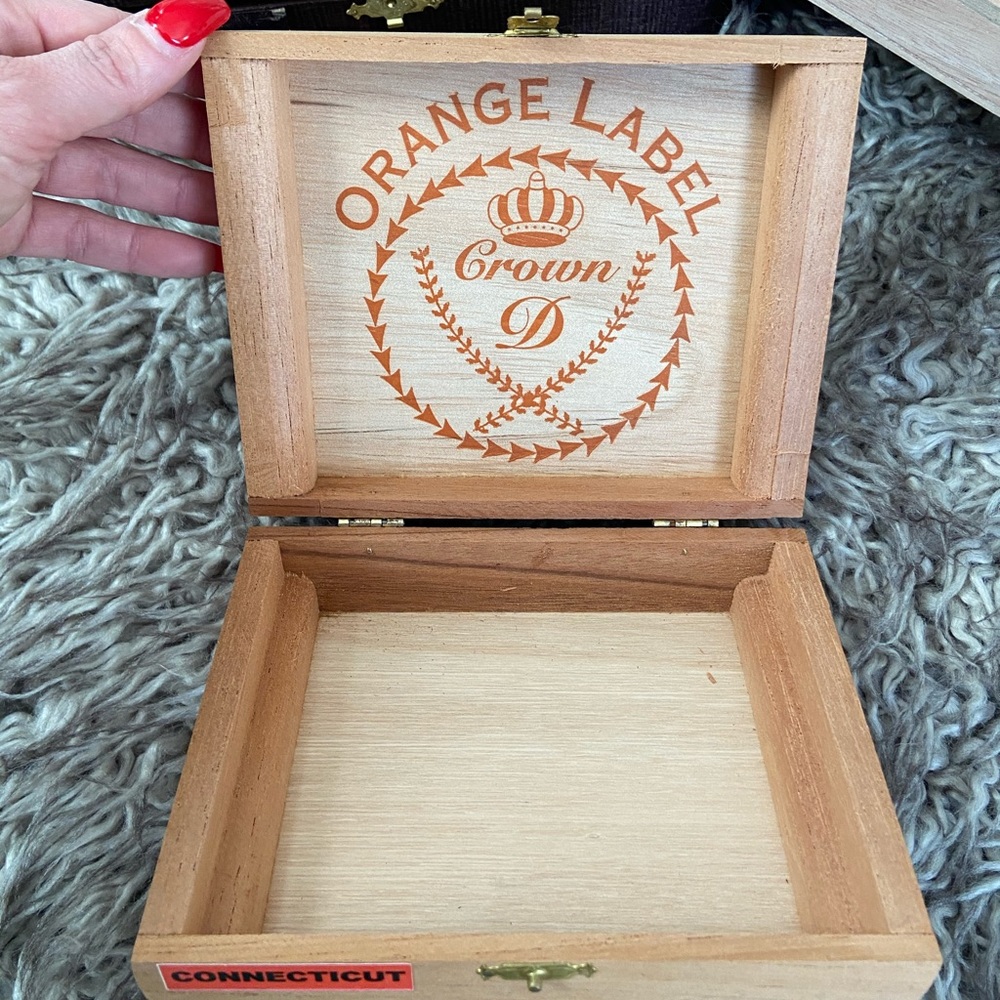 Empty Cigar Boxes - Picture 5 of 6